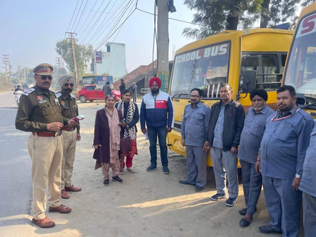 ਸੇਫ ਸਕੂਲ ਵਾਹਨ ਪਾਲਿਸੀ ਤਹਿਤ ਸਕੂਲੀ ਬੱਸਾਂ ਦੀ ਚੈਕਿੰਗ